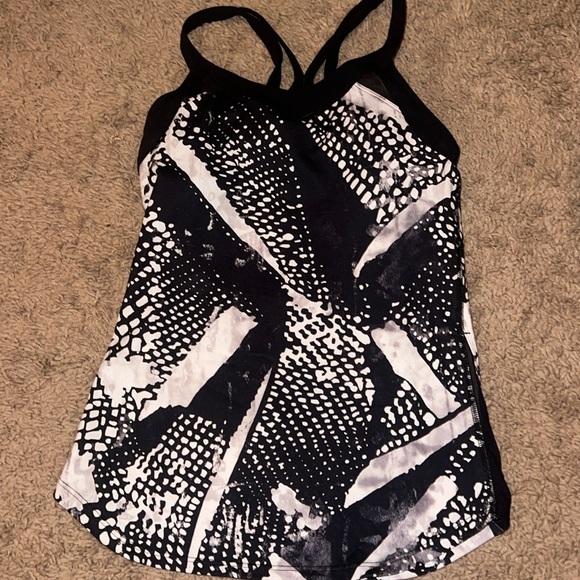 Lululemon Top - Picture 1 of 2